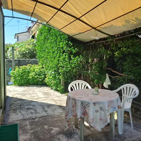 Monolocale Carrara *