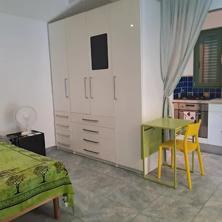Monolocale Carrara *